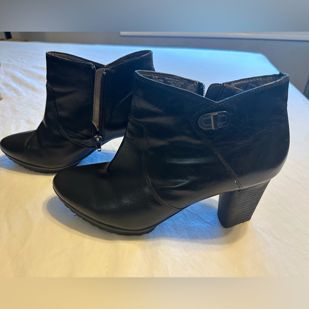 Easy Spirit size 10.5 Black Booties